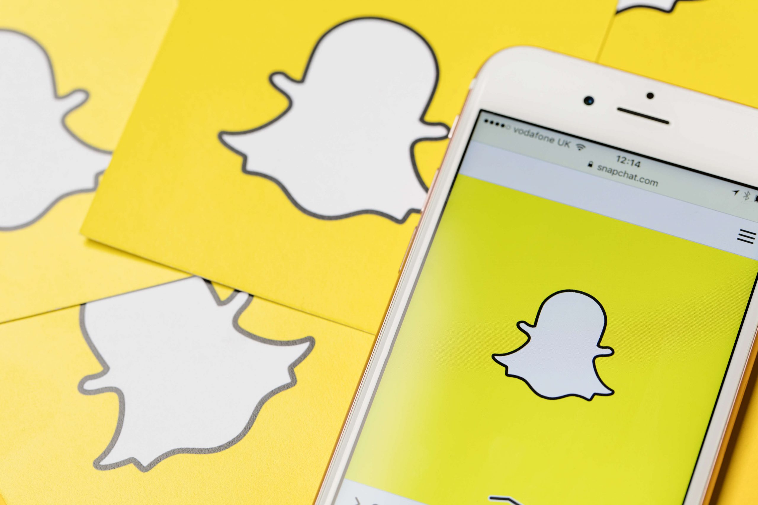 Сделать аи. Snapchat реклама. Snapchat a2026b. Snap Inc stock. Ai Factory snapchat.